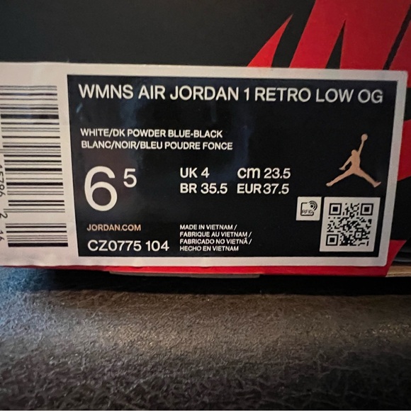 Jordan 1 Retro Low OG
Black Dark Powder Blue
men’s 6.5
women’s 8 - Picture 5 of 5